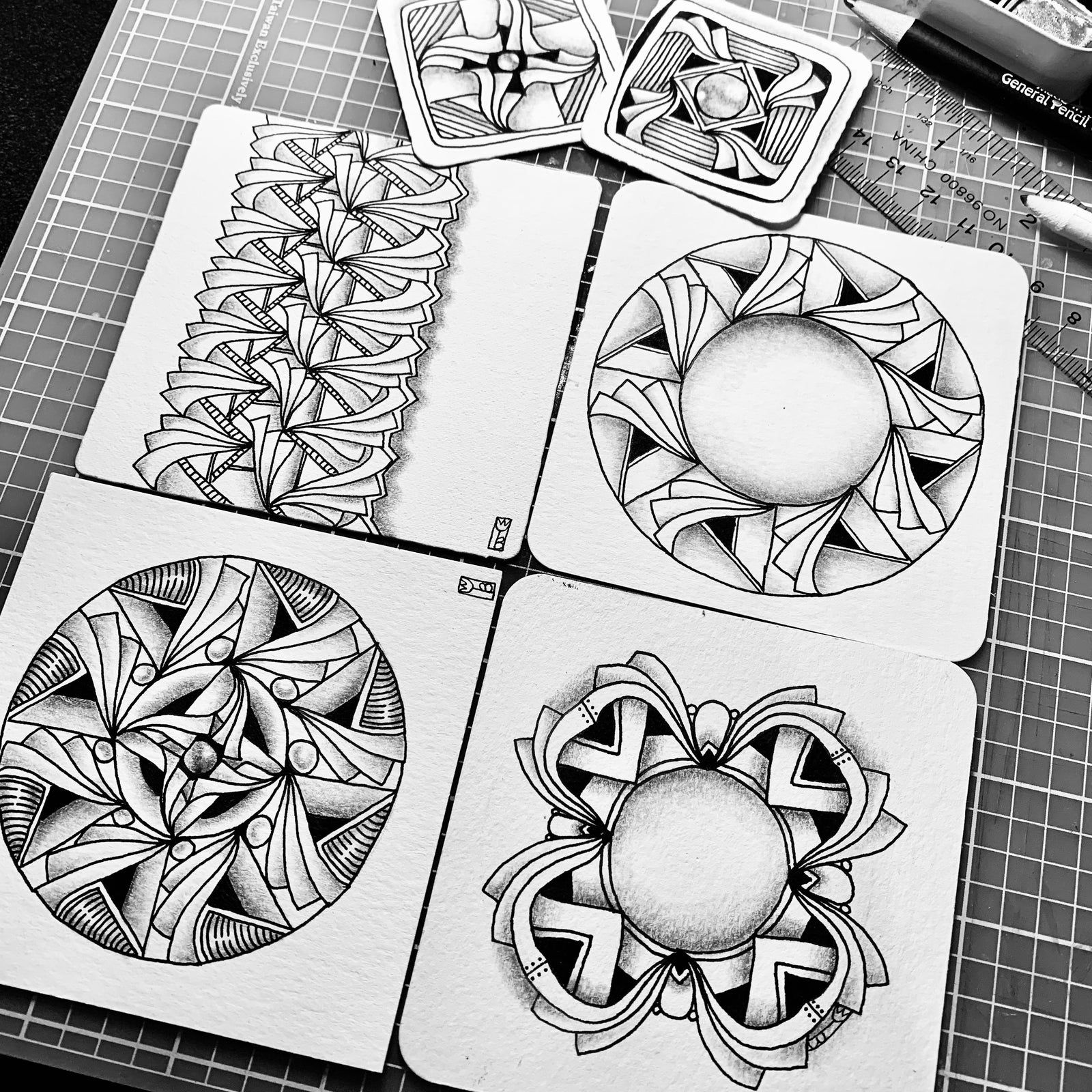 Zentangle 12-Piece White Tile Set